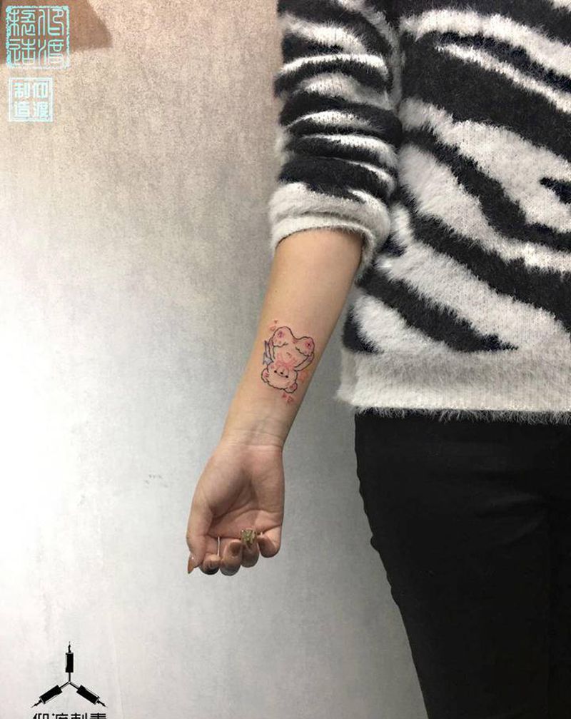 一只小熊熊纹身图片_手臂纹身图案