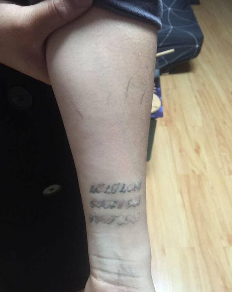 手腕旧图遮盖纹身图片_手臂手部水彩纹身图案