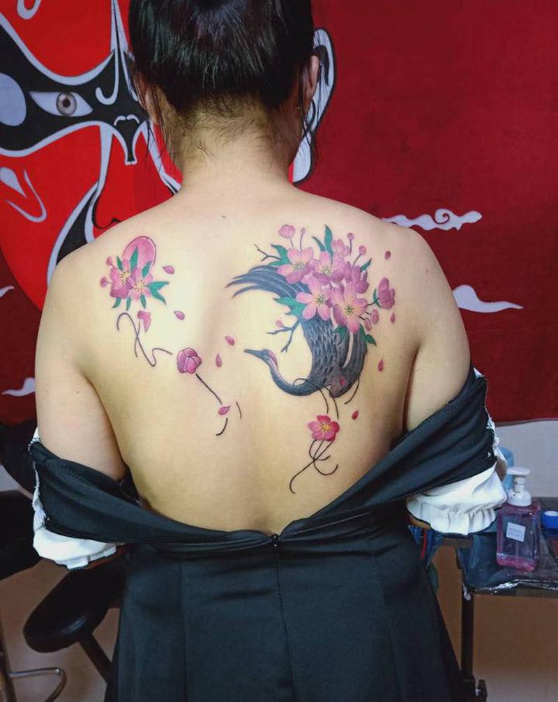 仙鹤纹身图片_肩部背部新传统纹身图案