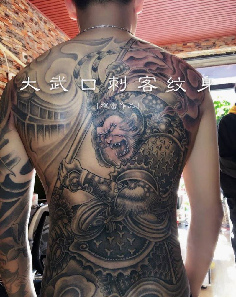 大圣满背纹身图片_背部纹身图案