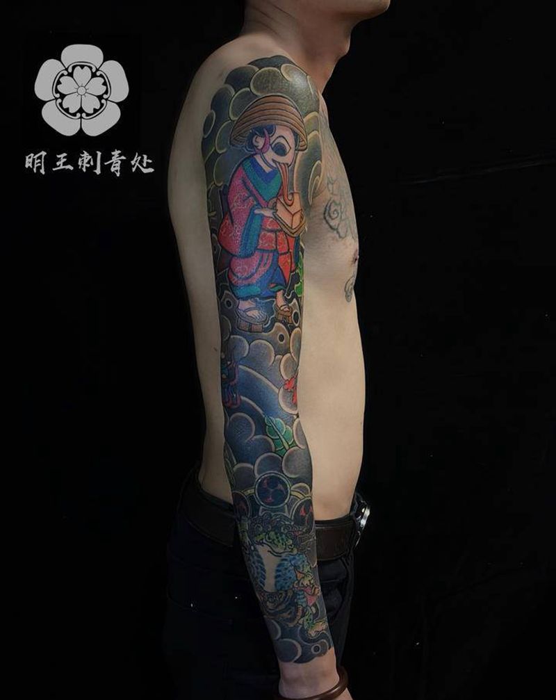 老传统拼接花臂纹身图片_手臂老传统豆腐小僧达摩蛋蛤蟆纹身图案