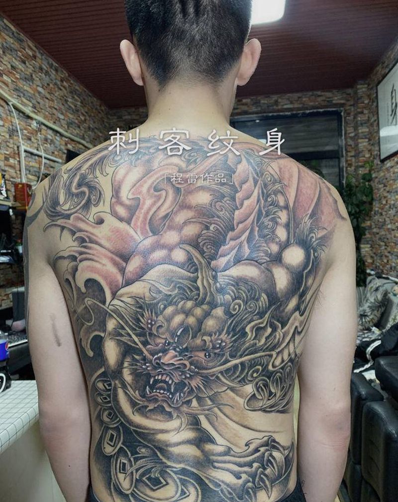 貔貅纹身图片_背部纹身图案