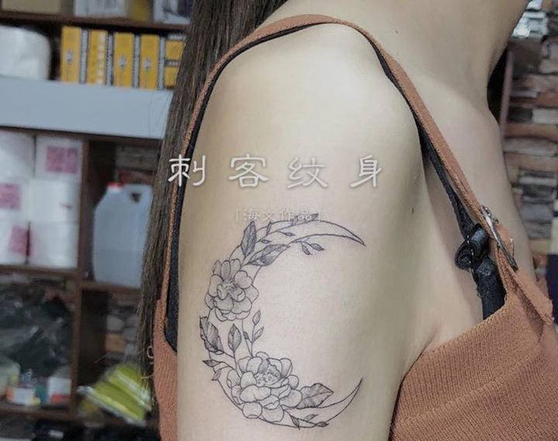 小花纹身图片_手臂纹身图案