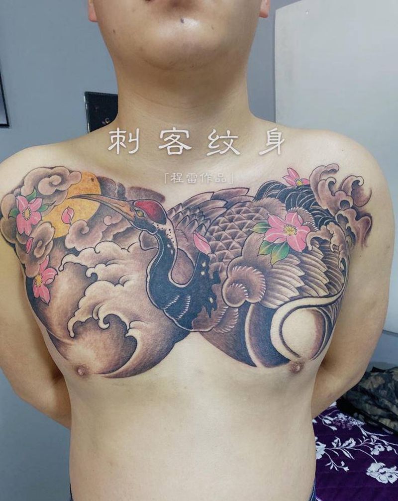 花胸纹身图片_胸部纹身图案