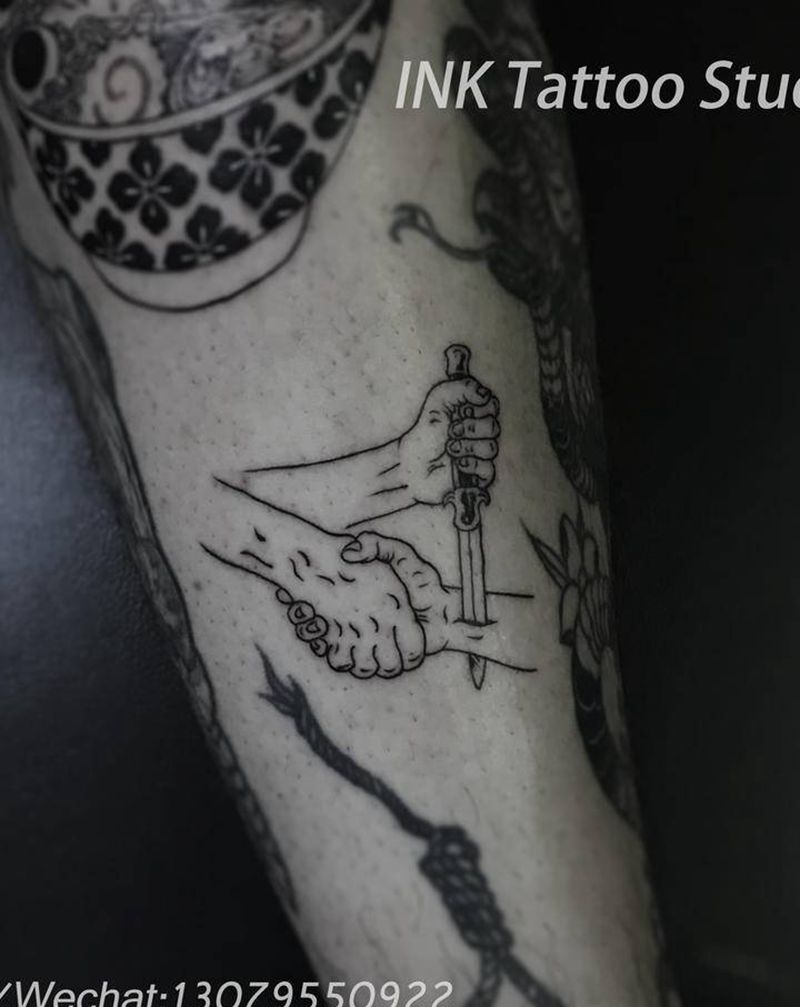 恐怖漫画纹身图片_腿部纹身图案