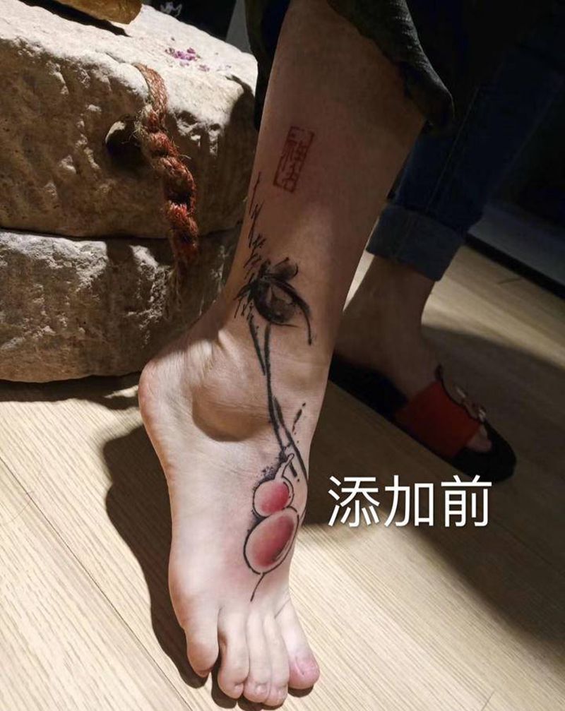 添加纹身图片_脚部水墨水彩纹身图案