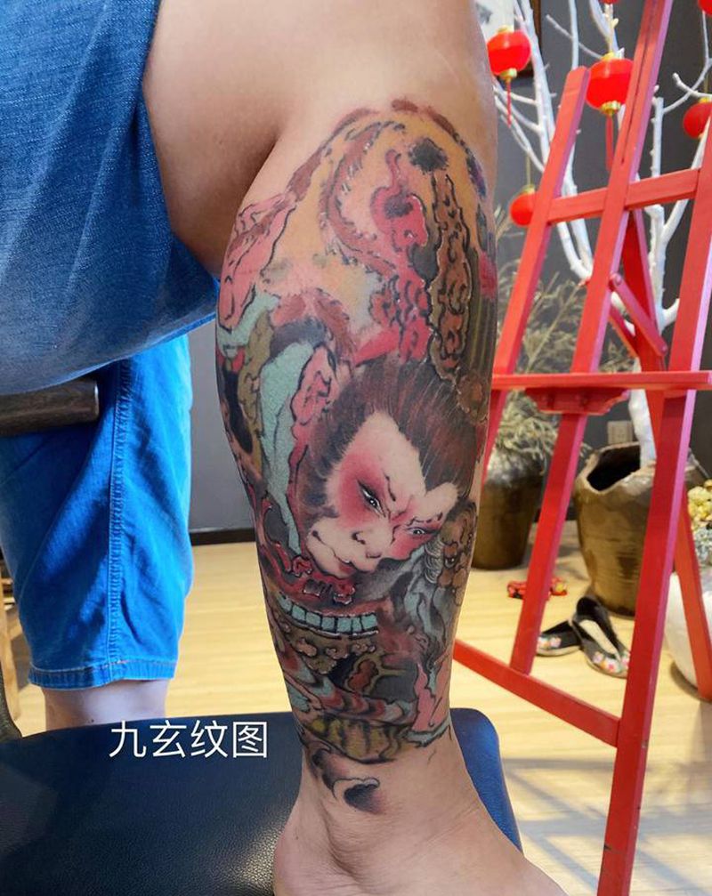 大圣纹身图片_腿部新传统水彩纹身图案
