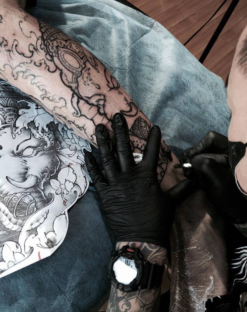 今工／象神包小腿纹身图片_工作站纹身图案