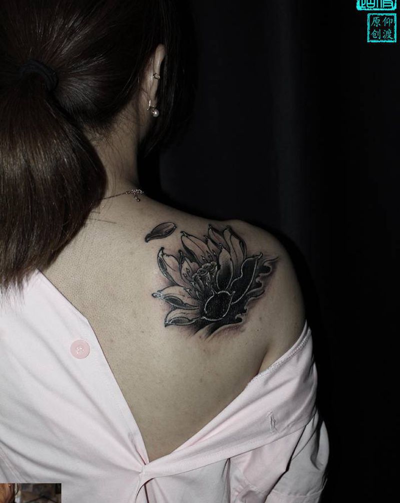 作品更新／遮盖／新传统风格／莲纹身图片_背部新传统纹身图案