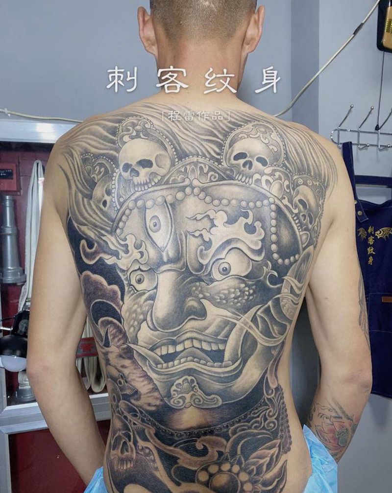 满背大黑天纹身图片_背部纹身图案