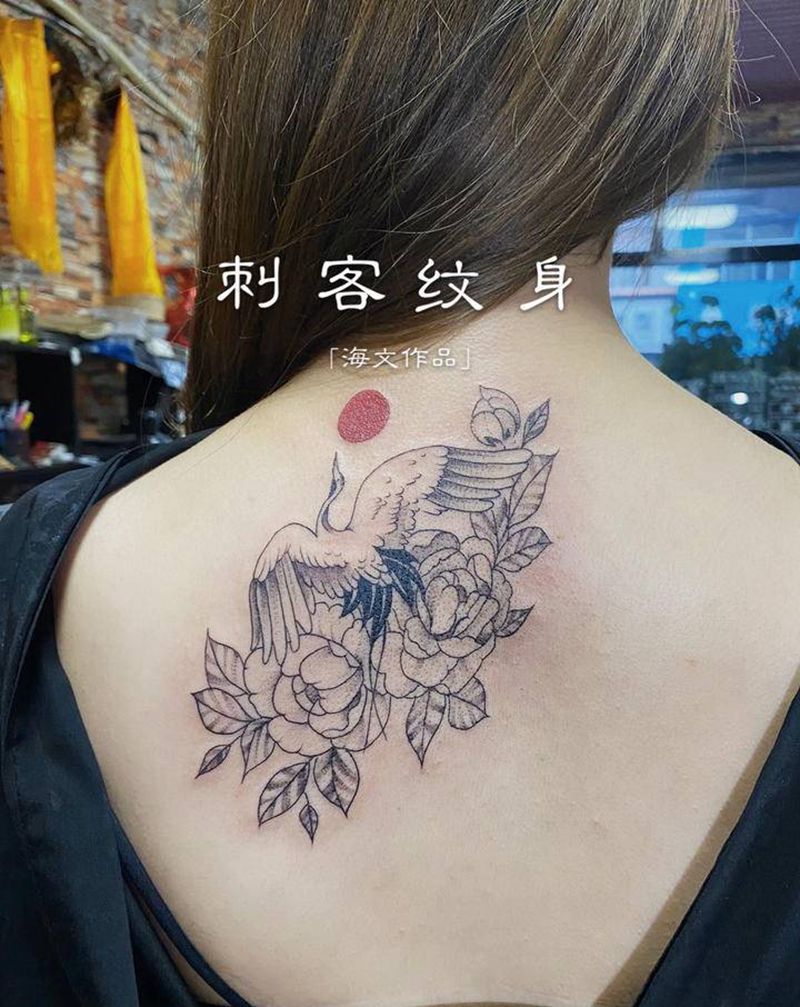 鹤纹身图片_背部纹身图案