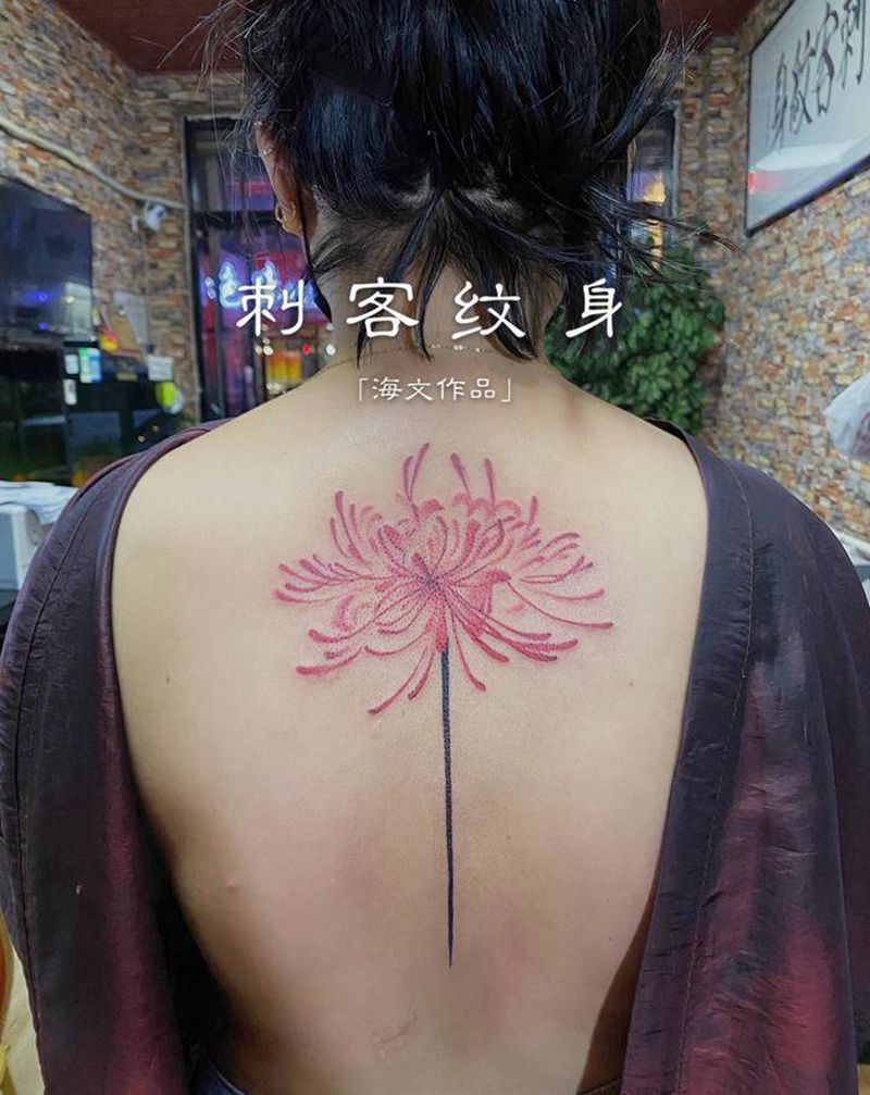 彼岸花纹身图片_背部纹身图案