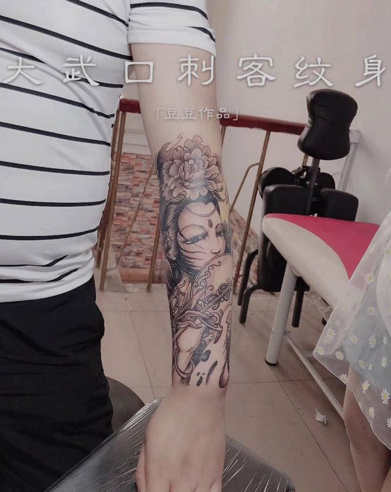 花旦纹身图片_手臂纹身图案