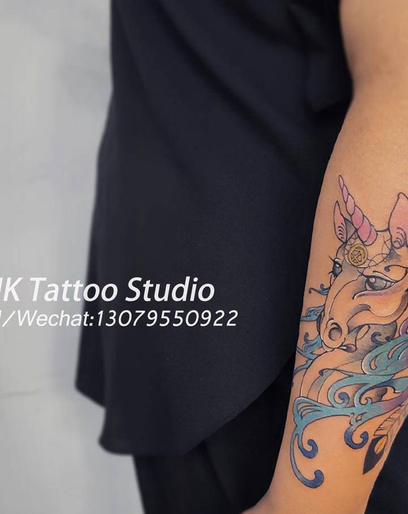 独角兽纹身图片_手臂New School纹身图案
