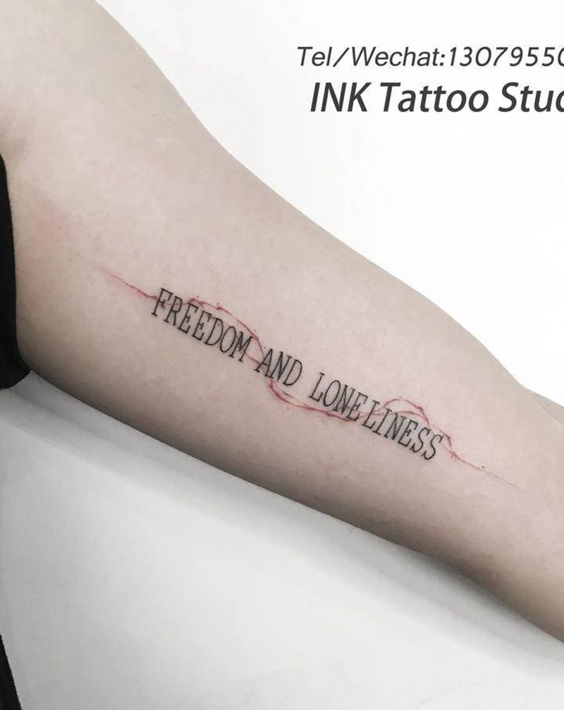 小字母纹身图片_手臂纹身图案