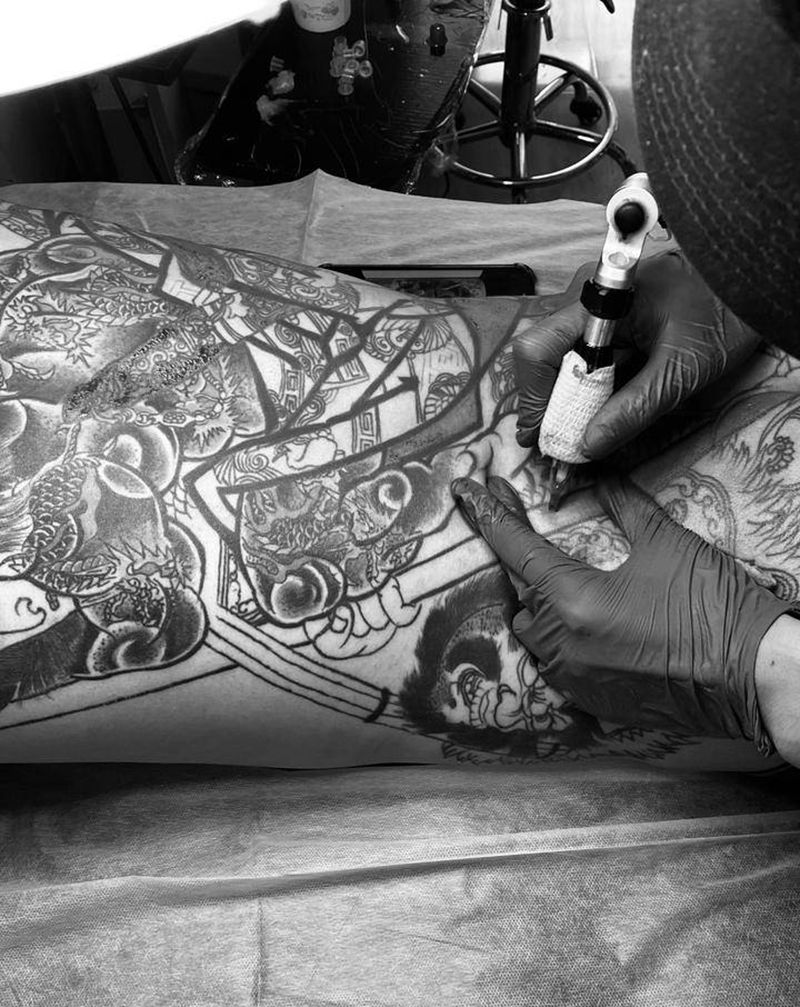 九纹龙进度纹身图片_背部老传统纹身图案