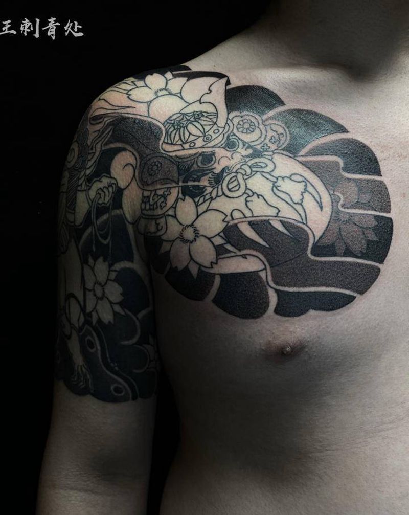 不动蝦墓半胛纹身图片_胸部手臂纹身图案