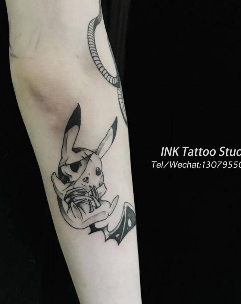 暗黑皮卡丘纹身图片_手臂几何纹身图案
