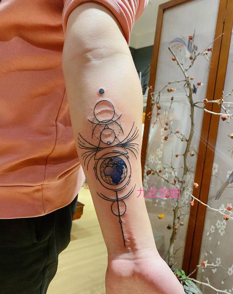 点刺纹身图片_手臂点刺纹身图案