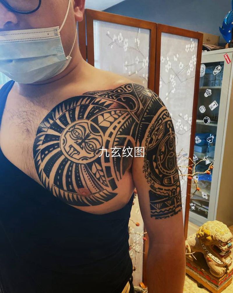 玛雅图腾纹身图片_胸部手臂图腾纹身图案