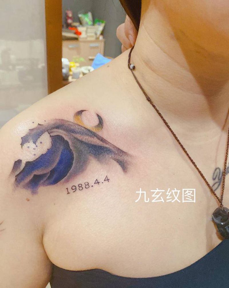 情侣山海纹身图片_胸部肩部水墨纹身图案