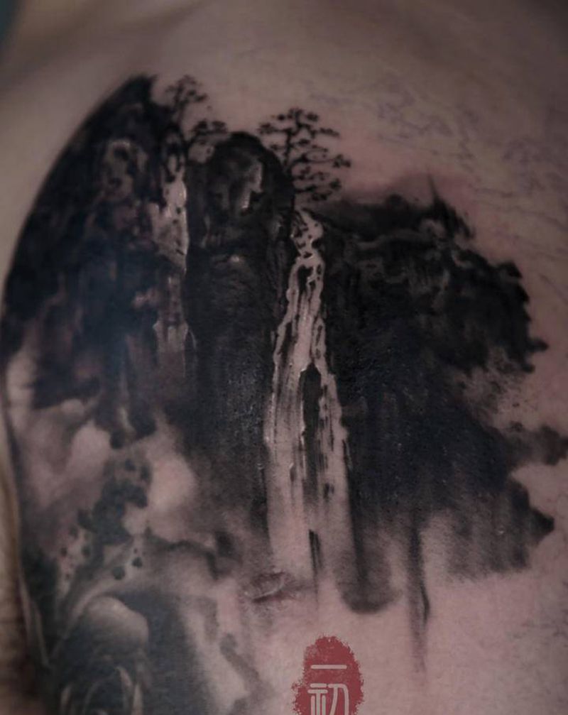 山水纹身图片_肩部纹身图案