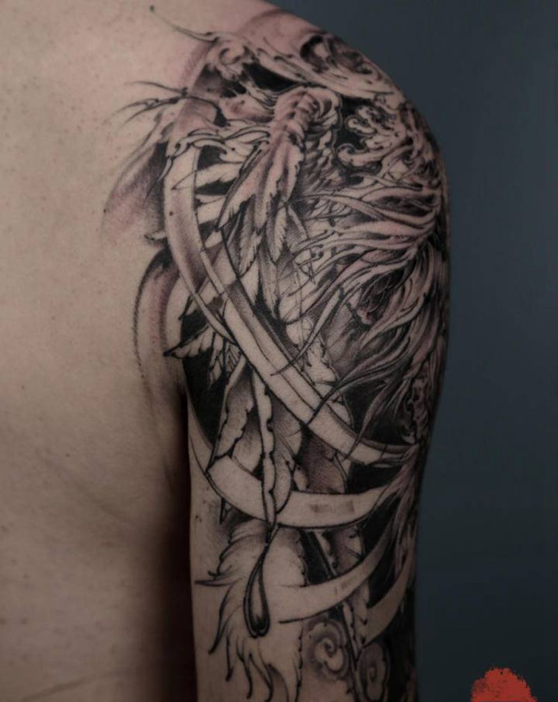 凤纹身图片_手臂老传统纹身图案