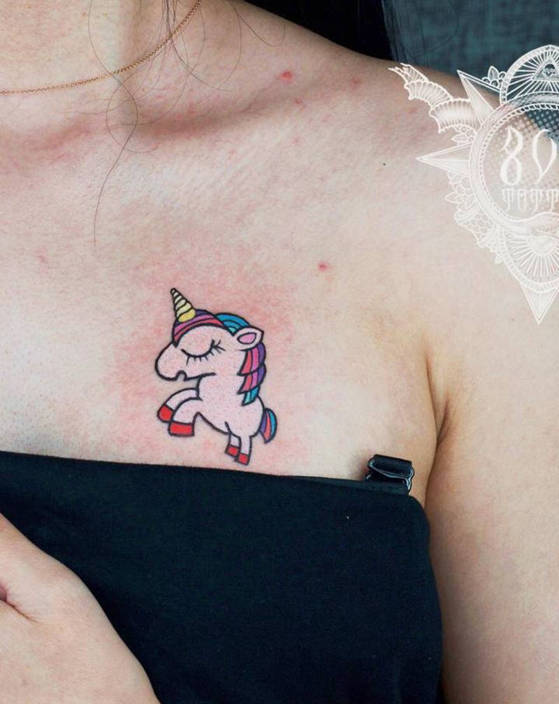 原创独角兽纹身图片_胸部纹身图案