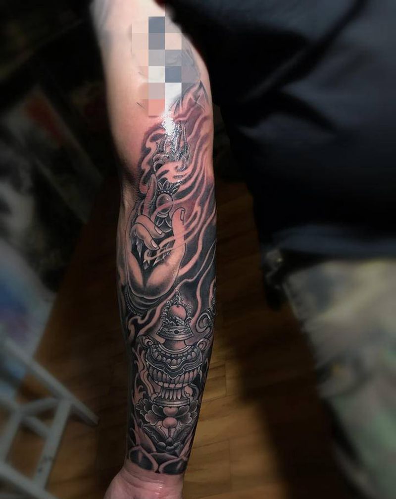 花臂未完成纹身图片_手臂传统纹身图案