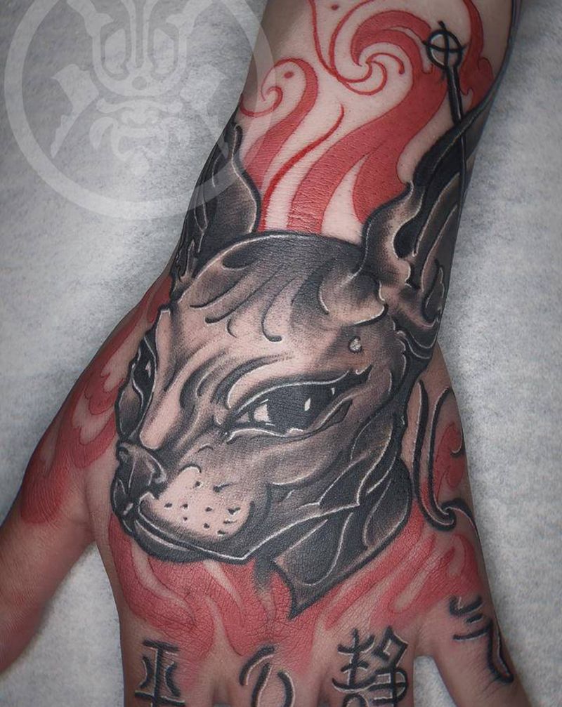 司芬克斯纹身图片_手部New School花体字纹身图案