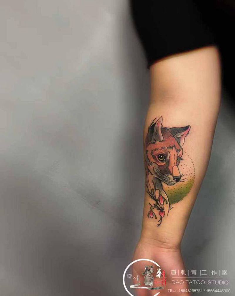 小狐狸一枚纹身图片_手臂水彩New School纹身图案