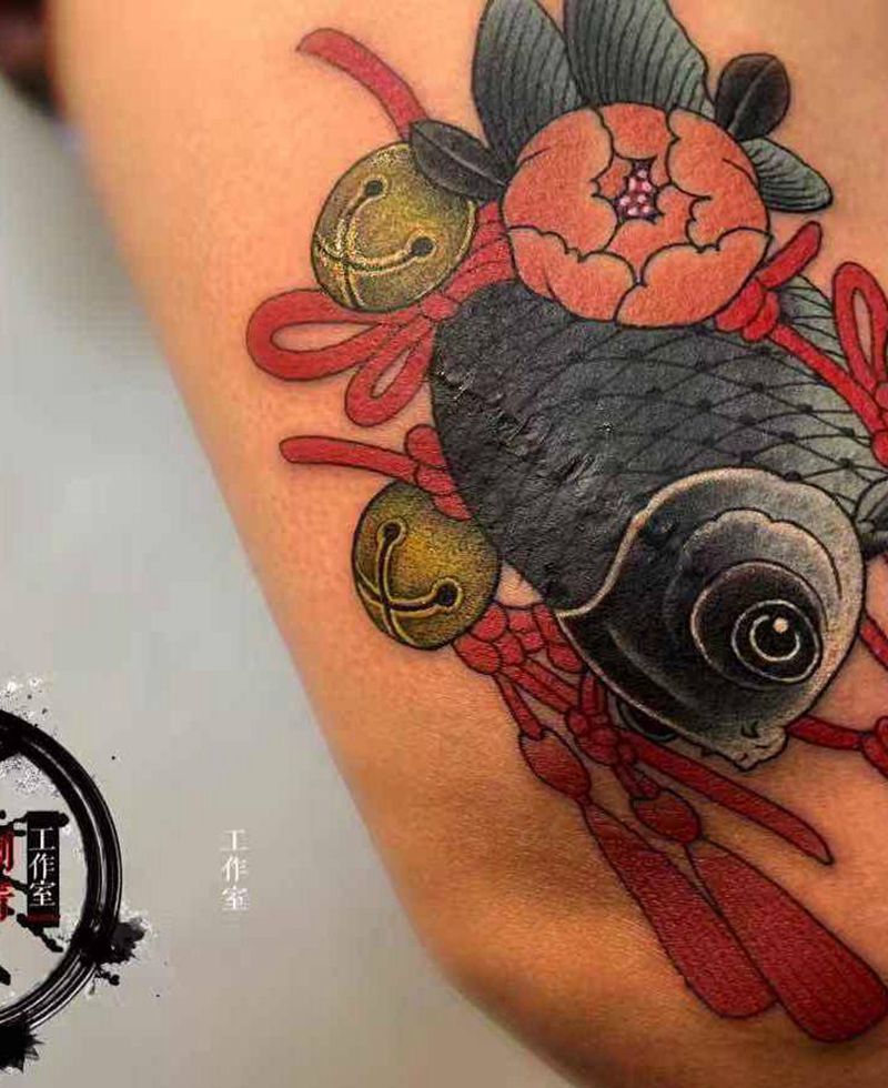 小鱼一枚纹身图片_腿部脚部新传统纹身图案