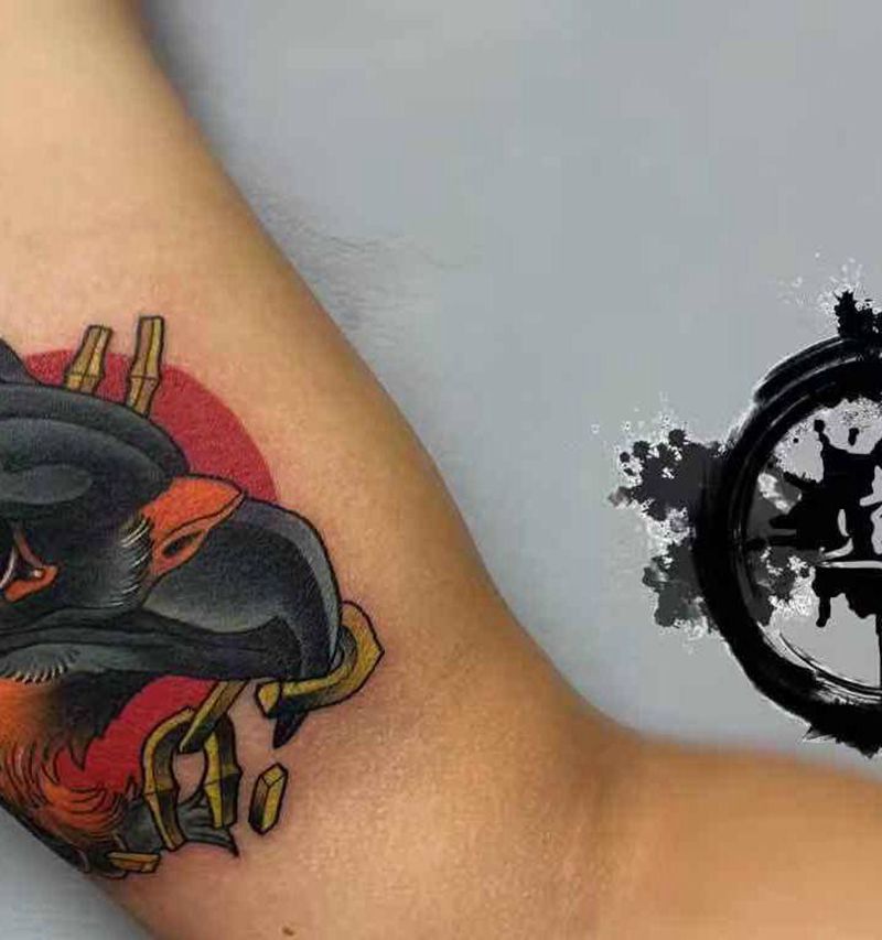 小鹰头一枚纹身图片_手臂手部New School纹身图案