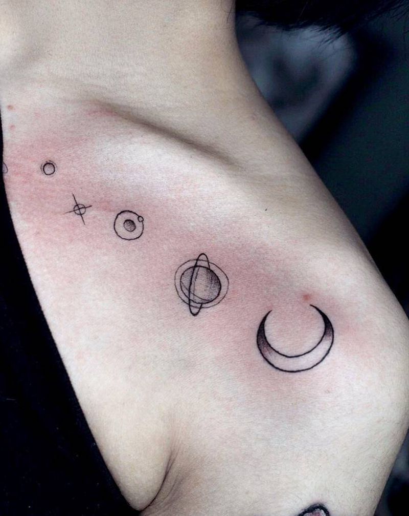 原创小清新纹身图片_胸部肩部纹身图案