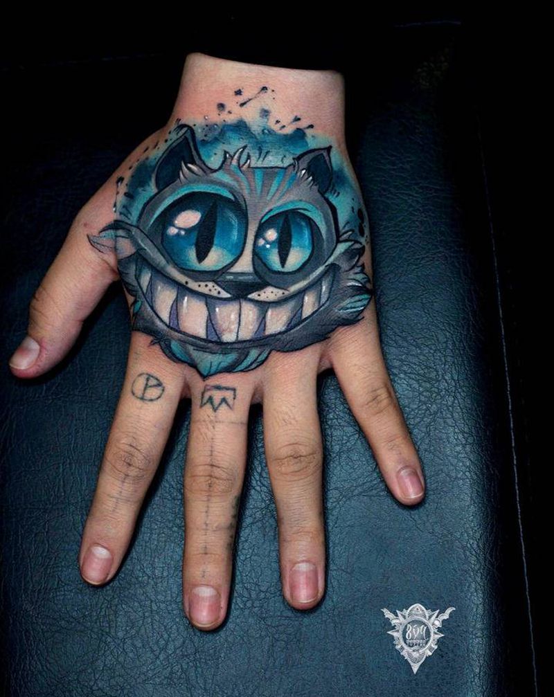 爱丽丝梦游仙境纹身图片_手部New School纹身图案