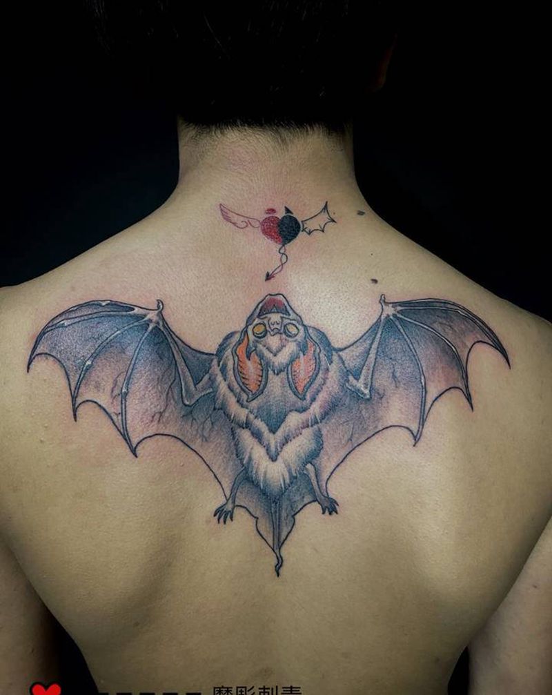 蝙蝠纹身图片_背部Old SchoolNew School纹身图案
