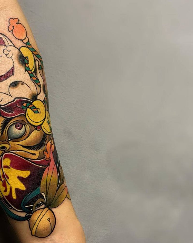 达摩蛋招财猫一枚纹身图片_手臂手部新传统纹身图案