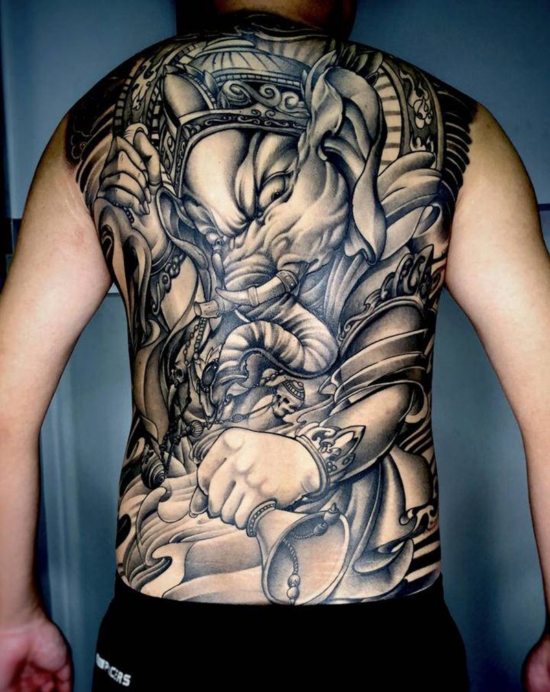 象神纹身图片_背部新传统传统黑灰象神纹身图案