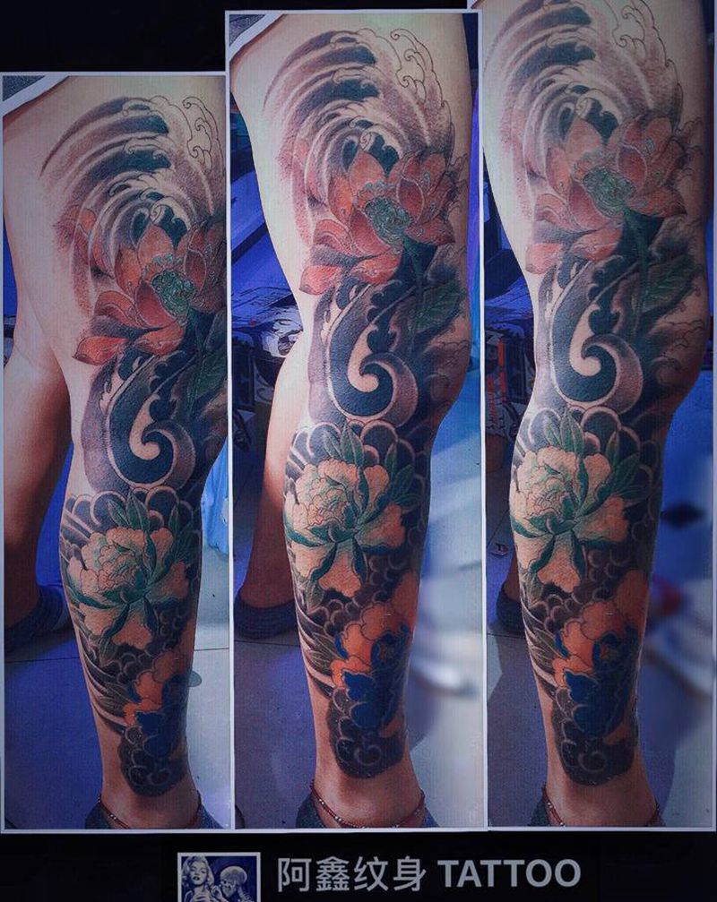 花腿牡丹荷花纹身图片_腿部纹身图案