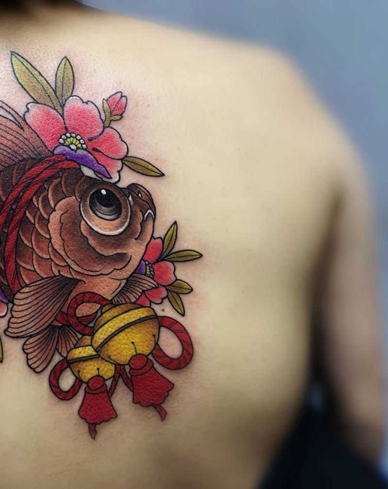 小金鱼纹身图片_腰部背部新传统Old School纹身图案