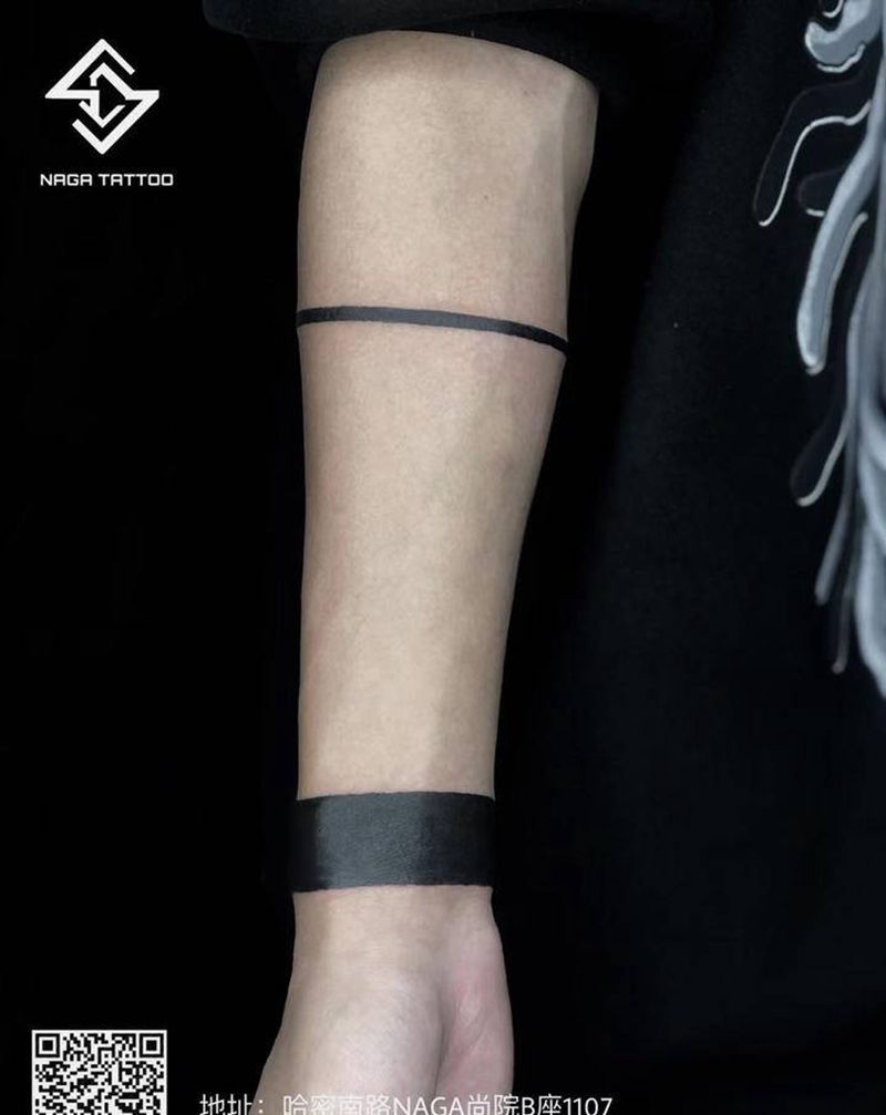 臂环遮盖纹身图片_手臂图腾几何黑臂臂环几何纹身图案