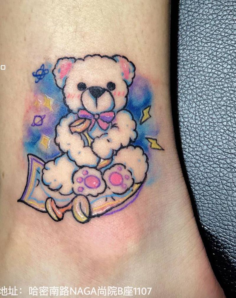举哑铃的小熊纹身图片_腿部脚部水彩小熊健身小清新纹身图案