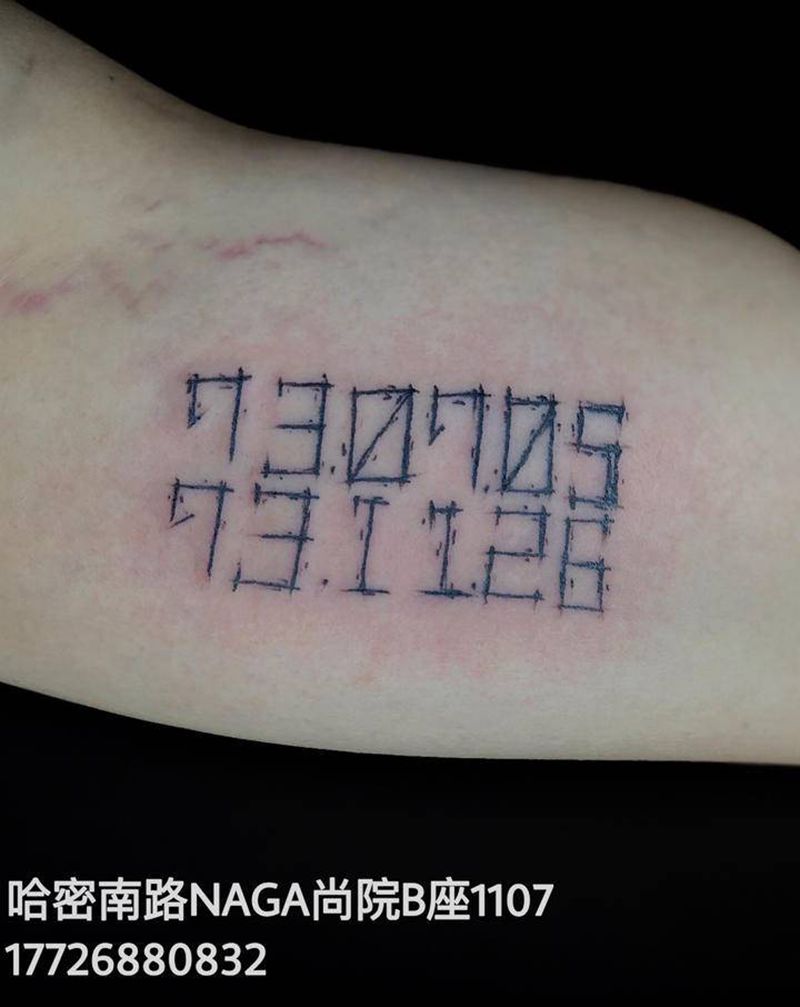 数字日期纹身图片_手臂几何涂鸦数字日期纹身图案