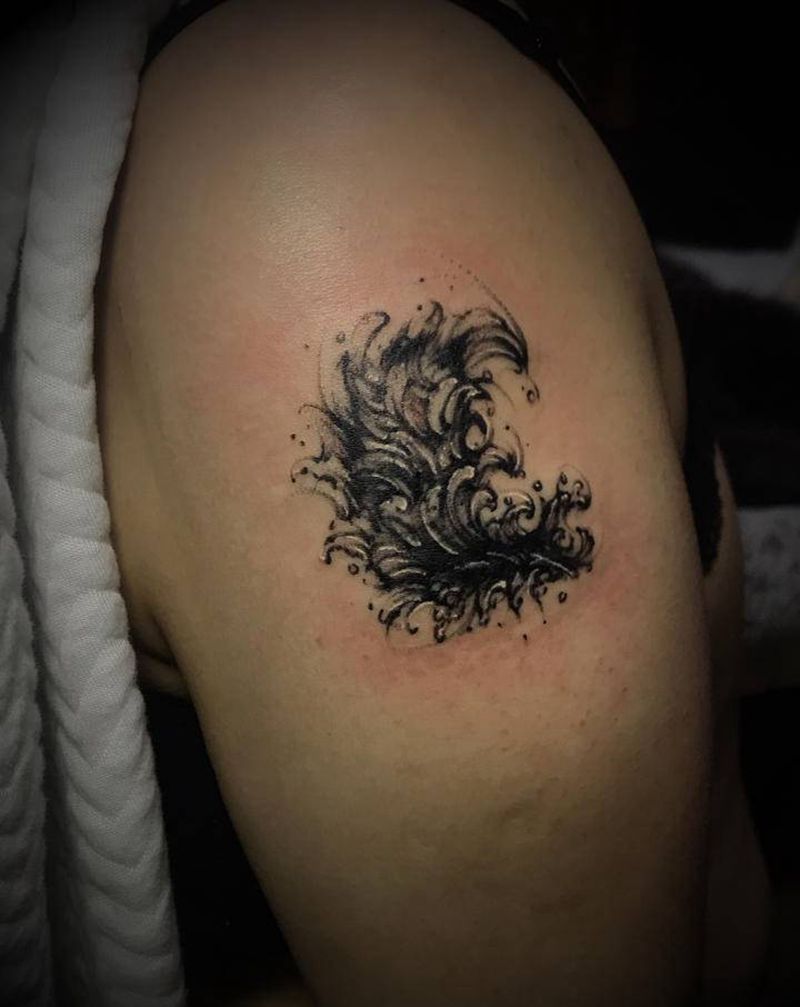 浪花遮盖纹身图片_手臂点刺纹身图案
