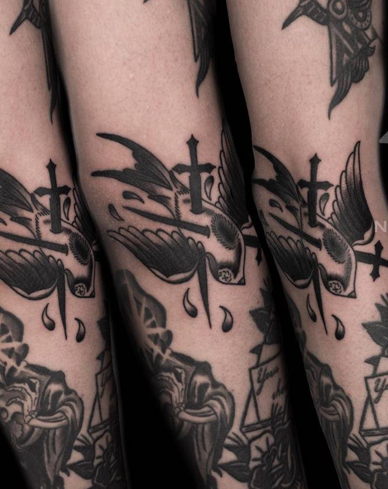 黑灰oldschool拼接纹身图片_手臂Old School纹身图案