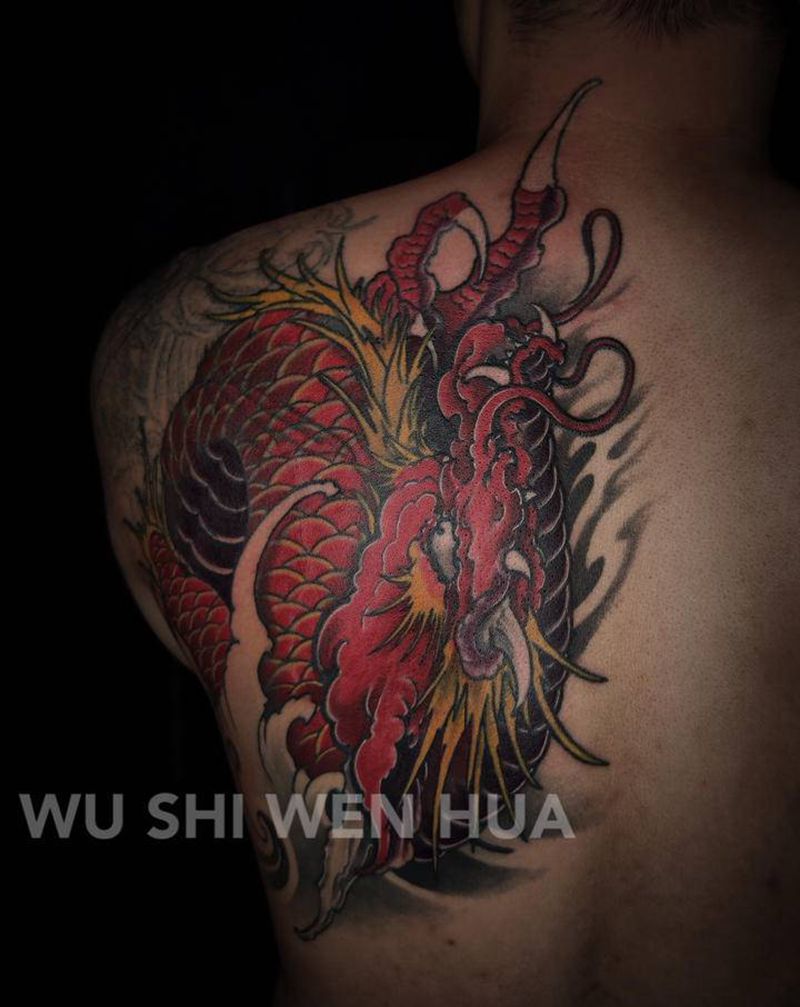 遮盖纹身图片_背部肩部新传统遮盖龙纹身图案
