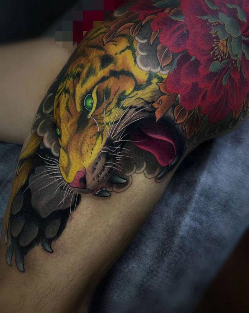 东北虎一枚纹身图片_臀部腿部新传统New School纹身图案