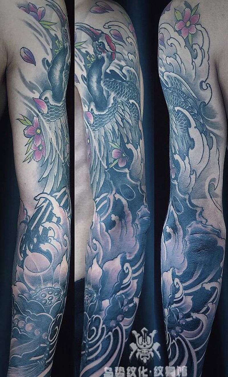 仙鹤、莲花纹身图片_手臂新传统花臂纹身图案