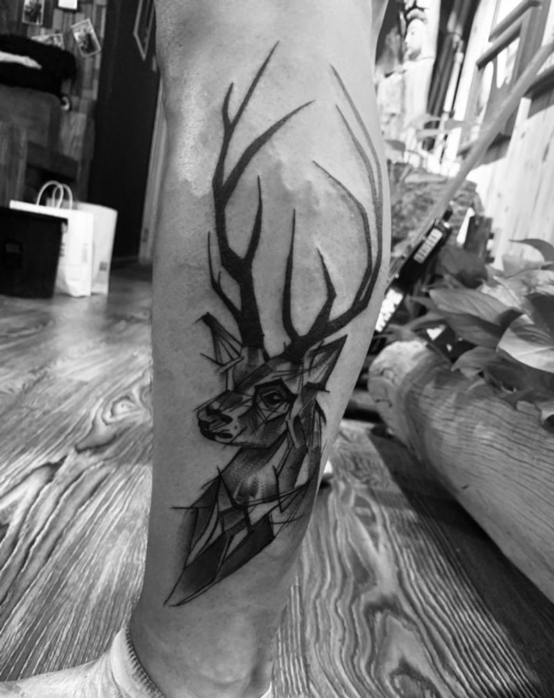 鹿纹身图片_腿部纹身图案