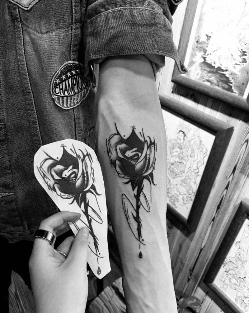 玫瑰花纹身图片_手臂纹身图案